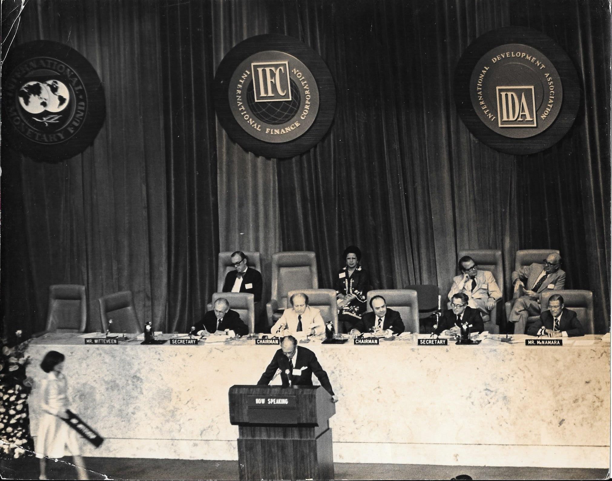 1976